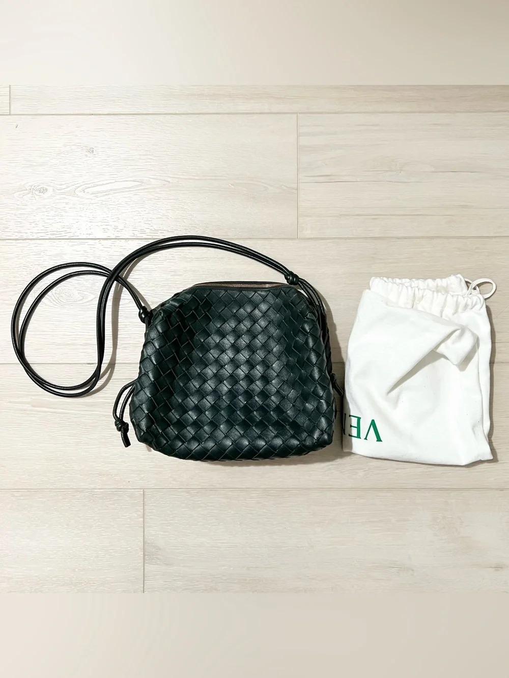 Bottega Veneta MEDIUM Camera Loop Bag in Ink - Picture 1 of 7